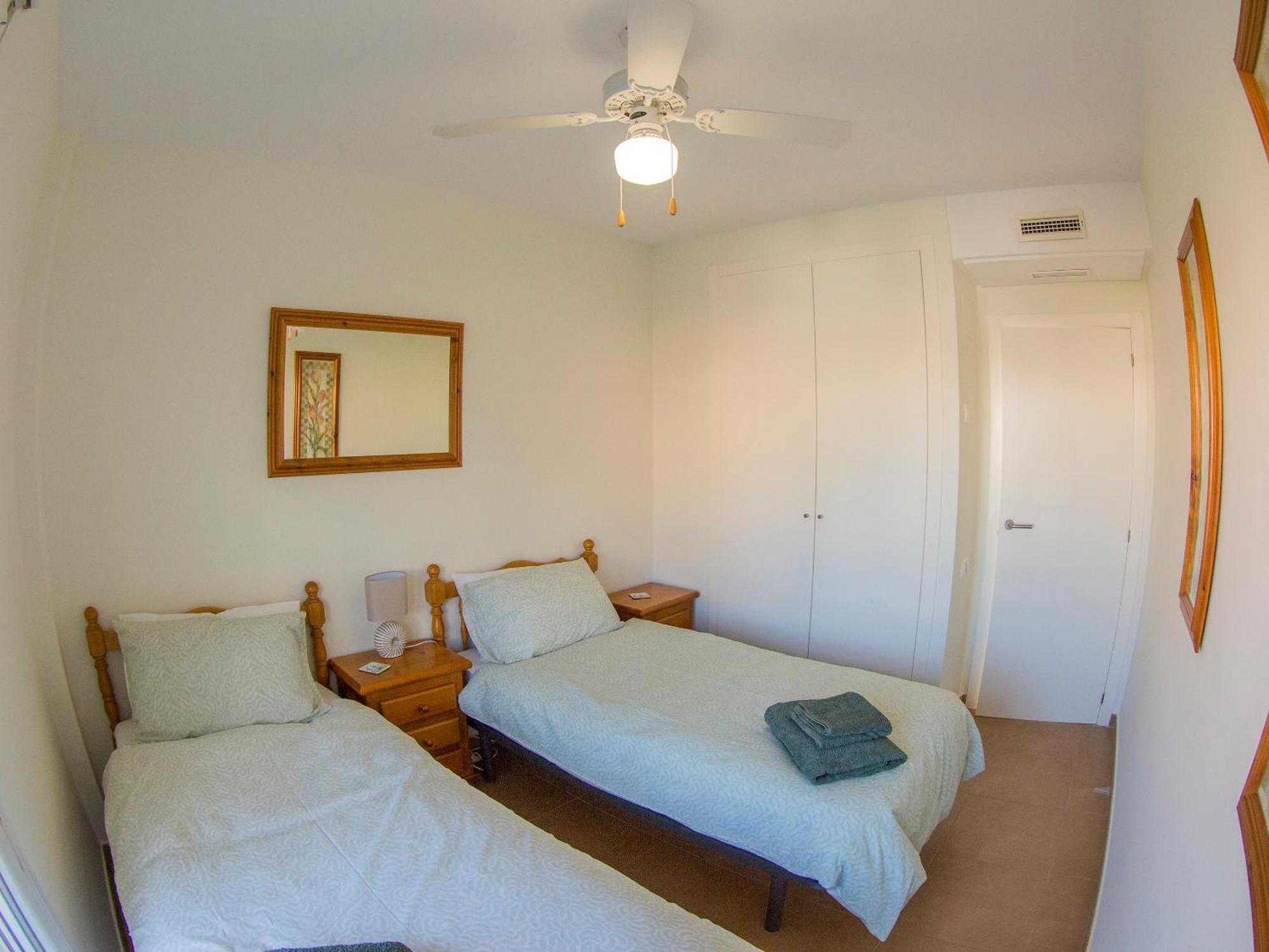 Immaculate 2-Bed Apartment In Pego Kültér fotó
